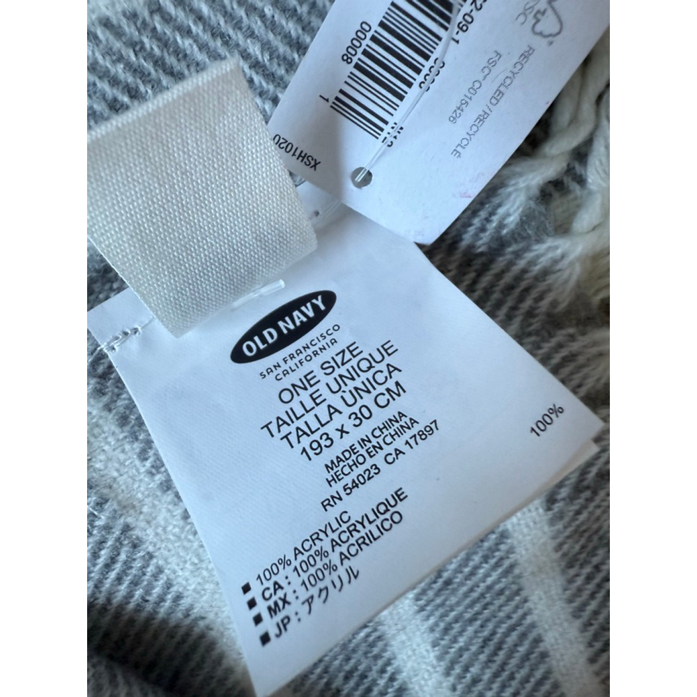 NWT Old Navy unisex Gray Striped Scarf - Picture 4 of 4